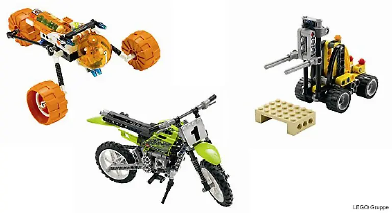 Fabrikgeraetschaft-Motorraedern-oder-Raumschiffen