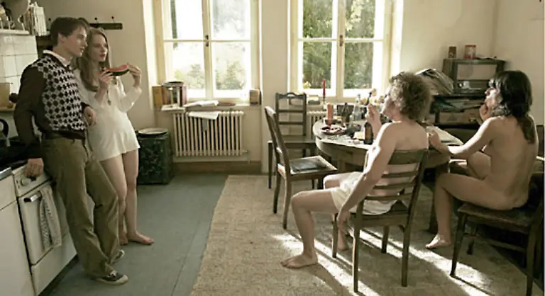 Die-Young-Experimental-Couples-sind-junge-sexuell-neugierige-und-aktive-Paare-im-Alter-zwischen-20-und-Anfang-30-gleichermassen-Hetero-wie-Homosexuelle