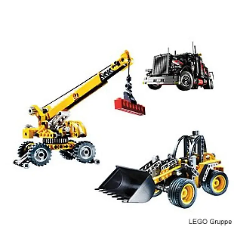 Aber-auch-der-Bulldozer-mit-Fernbedienung-oder-der-grosse-Abschlepp-Truck-seien-Renner