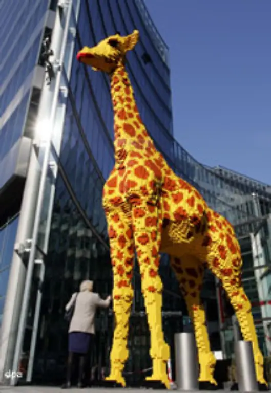 Die-Giraffe-ist-dafuer-umso-besser-gelungen