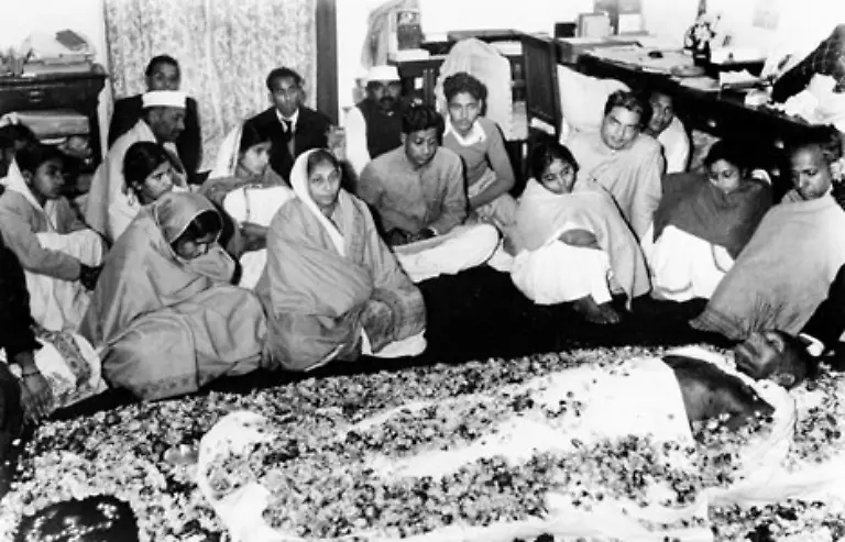 133-und-ganz-Indien-in-Trauer-versinken-laesst