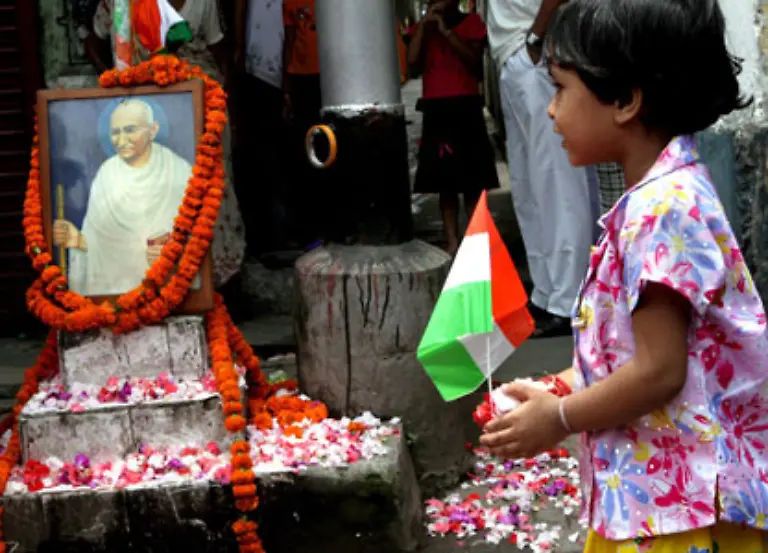 Die-jaehrlichen-Feiern-zur-Unabhaengigkeit-am-15-August-sind-eng-mit-seinem-Namen-verbunden