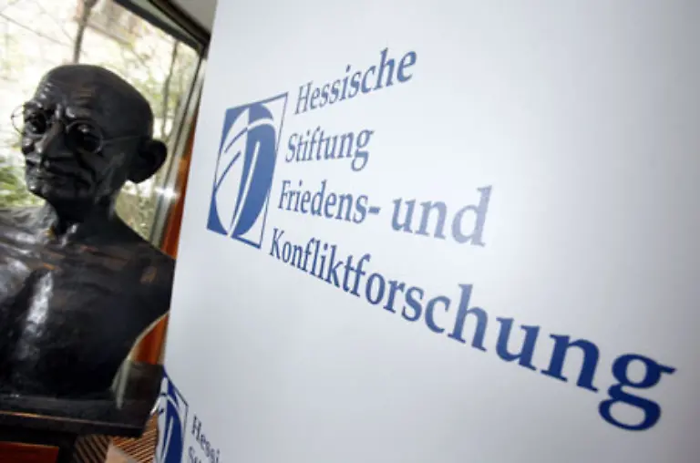 Sein-Name-bleibt-bis-heute-mit-Gewaltlosigkeit-verbunden