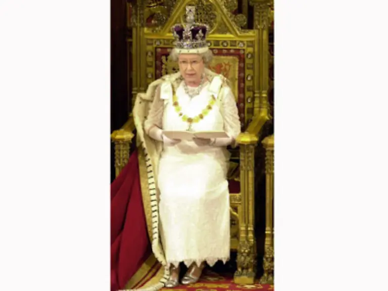 die-auch-mit-81-Jahren-noch-auf-dem-Thron-sitzt