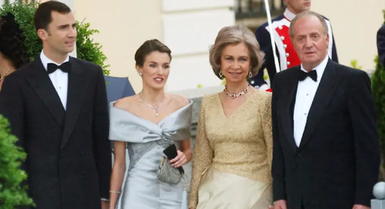 Koenig-Juan-Carlos-ziehe-es-durchaus-in-Betracht-zu-einem-geeigneten-Zeitpunkt-zugunsten-von-Felipe-abzudanken-schrieb-die-Zeitung-El-Pas-kuerzlich