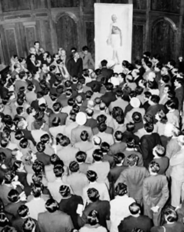 Seine-Anhaenger-trauern-auf-der-ganzen-Welt-wie-hier-in-London