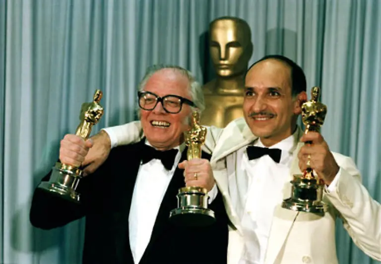 Denn-auch-wenn-er-eine-Ikone-ist-eignet-sich-Gandhi-auch-zum-Popstar-Der-Regisseur-des-Gandhi-Films-Richard-Attenborough-l-mit-Hauptdarsteller-Ben-Kingsley