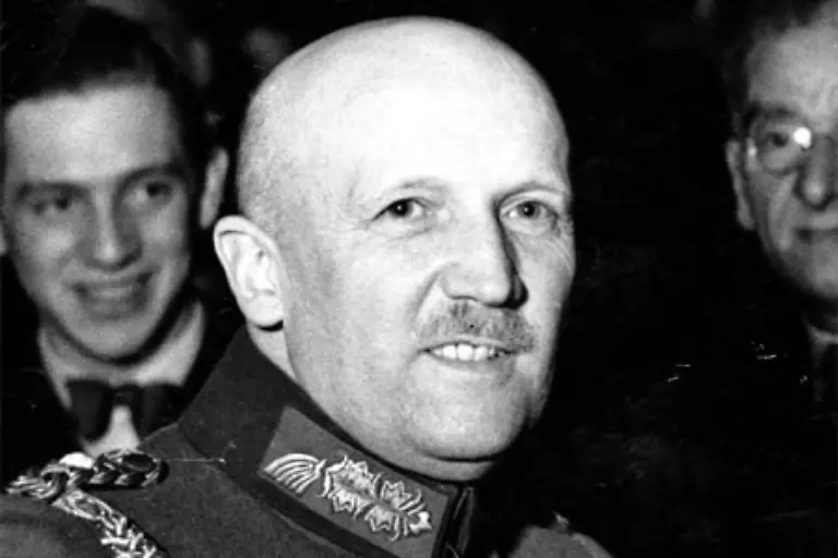 133-schmiedet-deshalb-hinter-dem-Ruecken-seines-Nachfolgers-Kurt-von-Schleicher-einem-ehemaligen-General