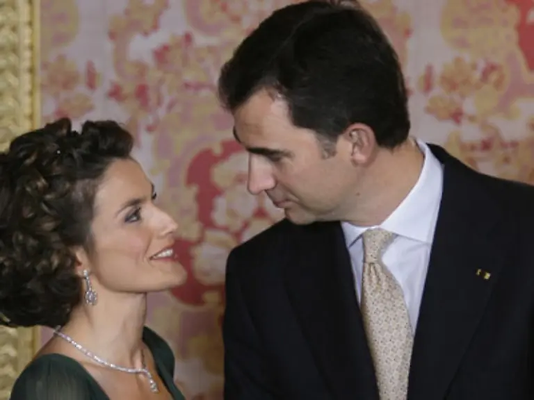 Felipe-steht-zu-seiner-Frau-auch-wenn-Magersuchtgeruechte-die-Runde-machen