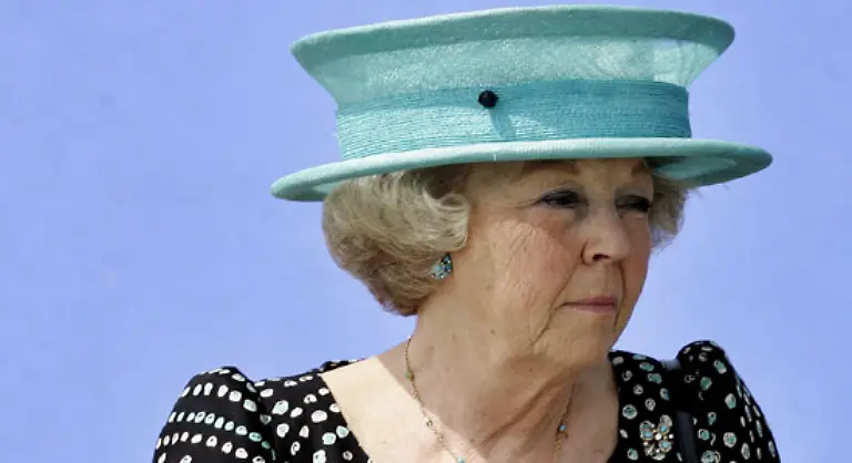 Und-da-nicht-die-Monarchin-selbst-fuer-ihr-Handeln-und-ihre-Aeusserungen-verantwortlich-ist