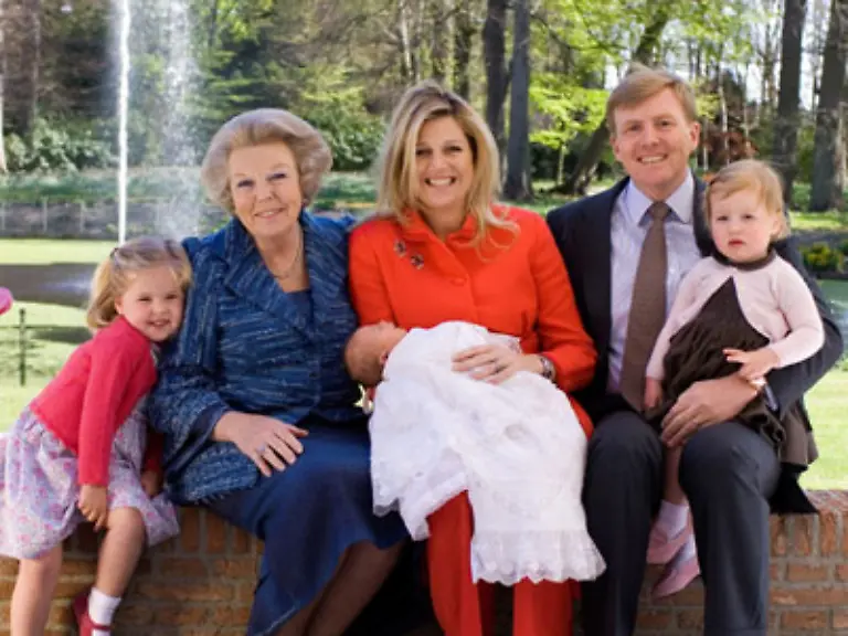so-wie-die-gesamte-Koenigliche-Familie