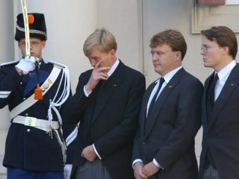 wann-er-den-Thron-besteigen-darf-Foto-Mit-seinen-Bruedern-Johan-Friso-und-Constantijn