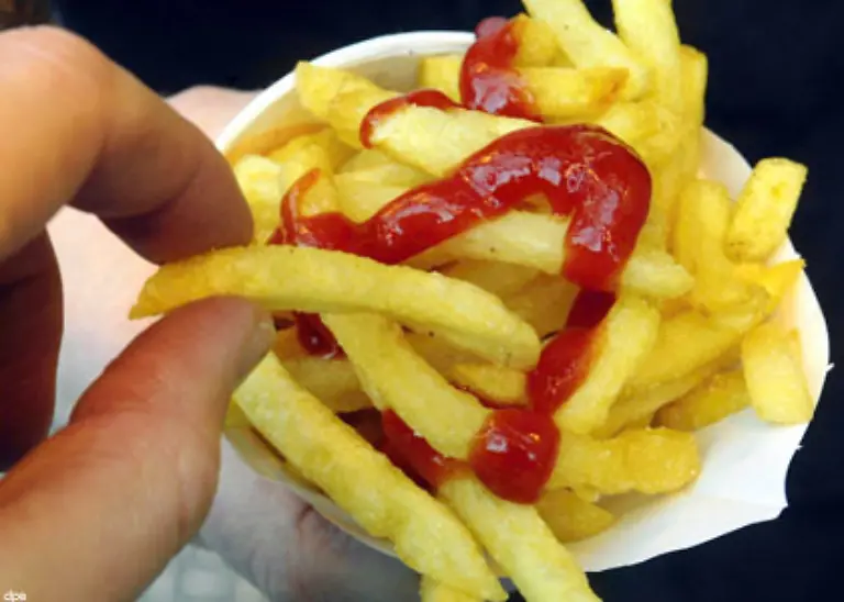 Erstens-Vor-dem-Trinken-schoen-fettig-essen-So-wird-der-Alkohol-langsamer-vom-Koerper-aufgenommen