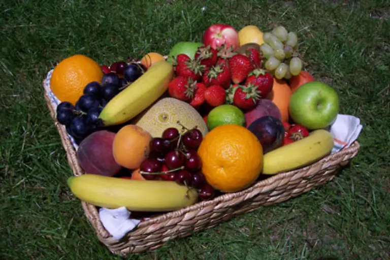 Fuenftens-Sehr-wichtig-ist-dann-auch-viel-Obst-zu-essen-Da-steckt-Kraft-drin-und-der-Tag-ist-gerettet