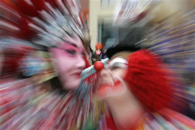 Eingeleitet-wird-die-heisse-Phase-der-sogenannten-fuenften-Jahreszeit-mit-der-Weiberfastnacht