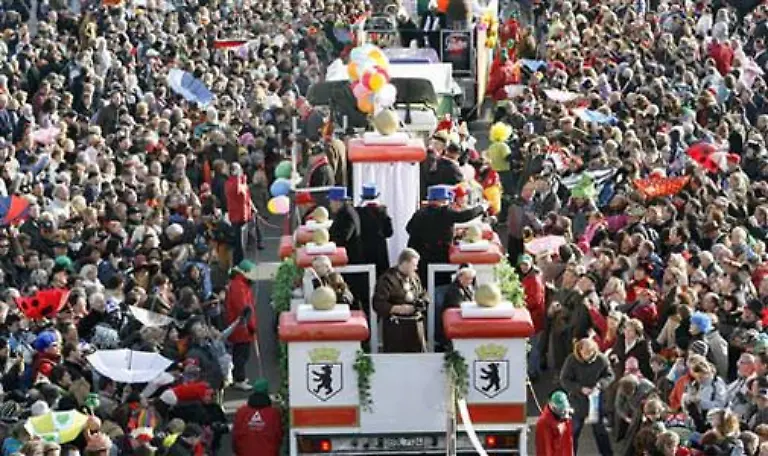 Selbst-Exil-Koelner-finden-der-Berliner-Karneval-wird-von-Jahr-zu-Jahr-besser