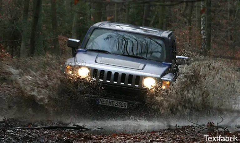 Der-Unterbau-ist-allerdings-solide-und-haelt-so-manchen-Schlag-aus-Wie-es-sich-fuer-einen-Militaer-Spross-gehoert