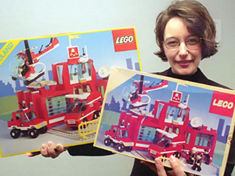 Das-Plagiat-aus-Vietnam-ist-vom-Lego-Original-kaum-zu-unterscheiden-aus-LEGO-wurde-LECO