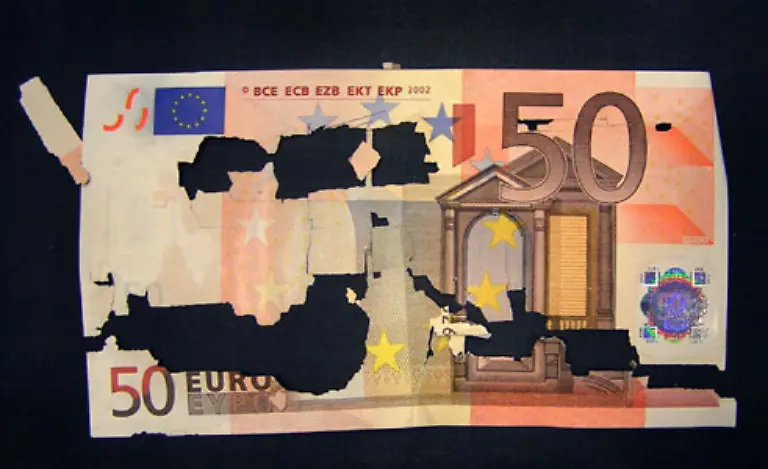Und-die-Finanzloecher-wachsen-weiter-Ende-2007-verbuchten-die-Laender-Gesamtschulden-von-490-Milliarden-Euro-etwa-zehn-Milliarden-mehr-als-im-Vorjahr-Beim-Bund-kletterten-die-Schulden-auf-922-Milliarden-Euro