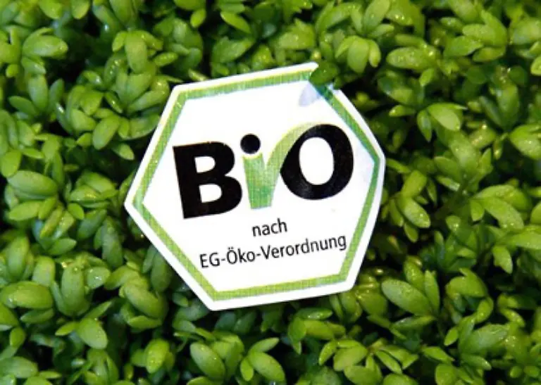 Lassen-Sie-sich-nicht-von-Werbung-mit-kontrolliertem-Anbau-oder-Qualitaetssiegel-blenden-Derartige-Praedikate-kann-sich-jeder-Hersteller-selbst-basteln-Nur-offizielle-Bewertungen-wie-etwa-das-Biosiegel-sind-aussagekraeftig
