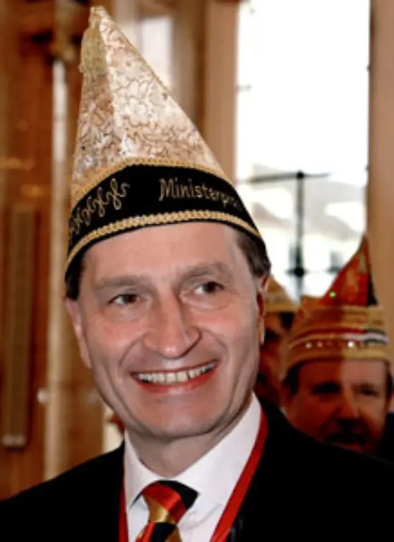 In-Erwartung-eines-ausgeglichenen-Landeshaushalts-2008-laesst-sich-Ministerpraesident-Guenther-Oettinger-jedoch-nicht-die-Feierlaune-verderben