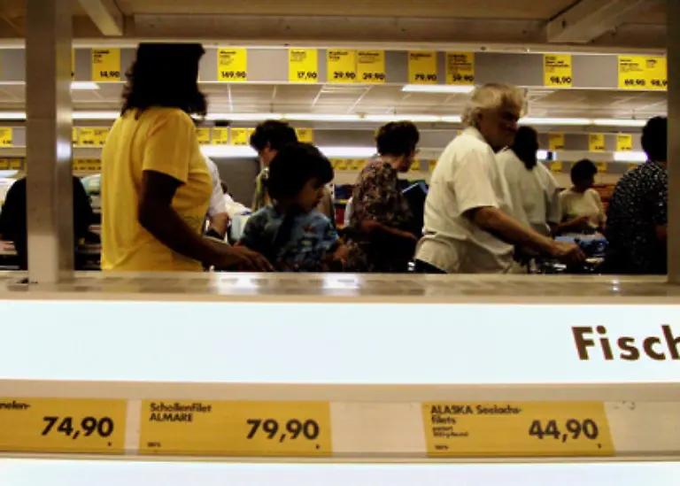 Getraenke-zum-Beispiel-oder-Tiefkuehlkost-Das-ist-sinnvoll-schliesslich-wollen-die-Kunden-nicht-mit-aufgetautem-Eis-an-der-Kasse-ankommen