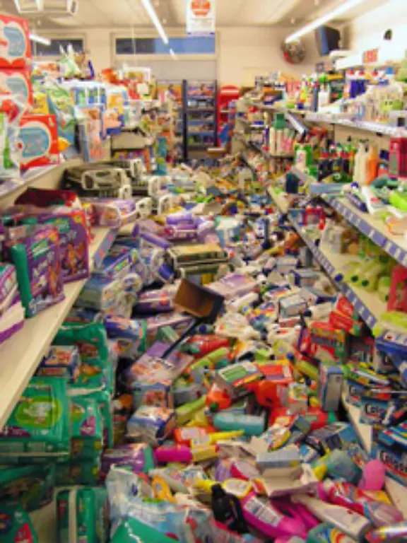 Sie-haben-es-jetzt-fast-geschafft-Sammeln-Sie-Treuepunkte-will-die-Kassiererin-wissen-Klar-sammeln-Sie-Und-damit-sich-das-auch-lohnt-kommen-Sie-schon-uebermorgen-zum-Grosseinkauf-wieder-Text-I