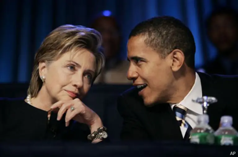 Politisch-wird-Obama-wie-seine-Kontrahentin-Clinton-zur-Mitte-der-Demokraten-gezaehlt