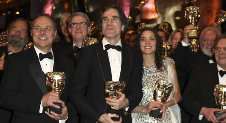 Daniel-Day-Lewis-hat-bereits-einen-Golden-Globe-fuer-seine-Darstellung-des-obsessiven-Unternehmers-Daniel-Plainview-erhalten