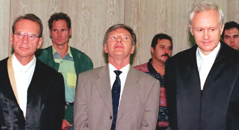 1997-wurde-er-wegen-Steuerhinterziehung-von-rund-zwoelf-Milllionen-Mark-schuldig-gesprochen