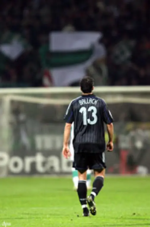 Vergleichsweise-harmlos-sind-dagegen-die-Sparbemuehungen-von-Fussballer-Michael-Ballack