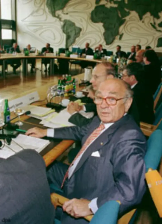 Das-Pikante-dabei-Friderichs-und-Lambsdorff-sowie-etliche-andere-Politiker-von-CDU-und-SPD-hatten-zuvor-Geld-vom-Flick-Konzern-erhalten