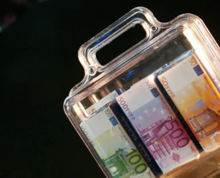 Mehr-Glueck-koennten-Sie-auf-den-Kaimaninseln-haben-Dort-ist-man-durchaus-bereit-Neubuerger-aufzunehmen-sofern-diese-genug-Geld-mitbringen