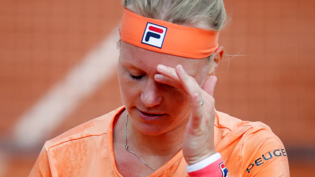 2020-09-30T103254Z-1334791522-RC2Y8J9QEA3N-RTRMADP-3-TENNIS-FRENCHOPEN-1