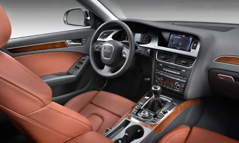 Zum-Schluss-noch-ein-letzter-Blick-ins-Cockpit-Ueberfluessig-zu-erwaehnen-dass-die-Audi-Pressestelle-nicht-auf-Bilder-in-der-Brot-und-Butter-Grundausstattung-setzt