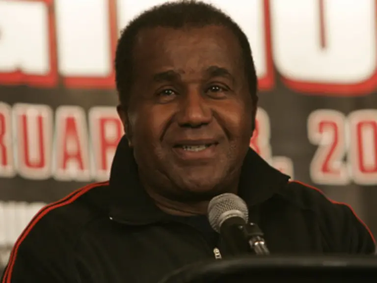 Auch-Trainer-Star-Emanuel-Steward-hatte-von-Klitschko-offenbar-mehr-erwartet-Es-war-nicht-ganz-befriedigend-Ich-haette-gerne-einen-K-o-gesehen-Er-hat-getan-was-er-tun-musste