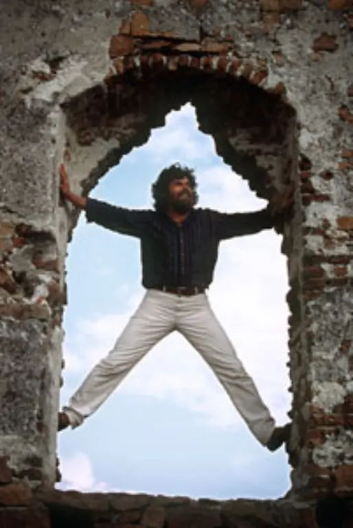 Reinhold-Messner-wollte-auch-mitwaehlen-hat-es-aber-nicht-geschafft-Er-dichtet-gerade-seine-Fenster-ab-wegen-seiner-kalten-Fuesse