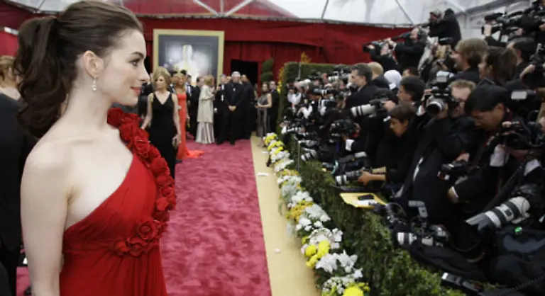 Anne-Hathaway