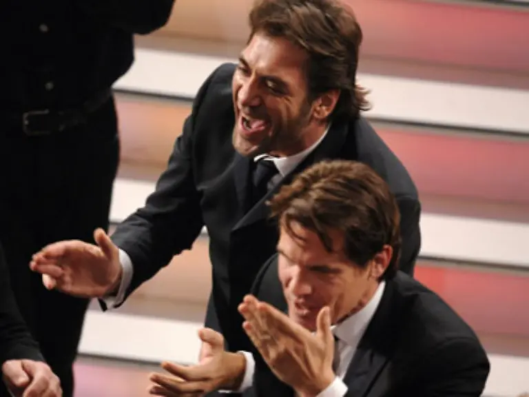 Als-Sieger-des-Abends-konnten-die-Autorenfilmer-Joel-und-Ethan-Coen-nicht-nur-die-Auszeichnung-fuer-den-besten-Film-sondern-auch-fuer-die-Regie-und-das-Drehbuch-nach-einer-Romanvorlage-mit-nach-Hause-nehmen