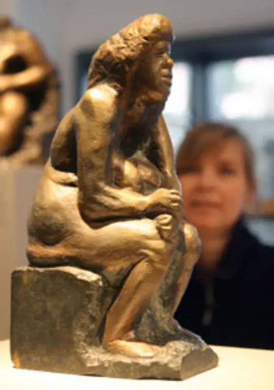 Er-habe-sich-bei-seiner-Arbeit-zu-Tode-geschunden-sagt-er-Es-stuende-keine-Skulptur-die-ich-nicht-selbst-gemacht-habe-Sein-Ruecken-sei-deshalb-nun-kaputt
