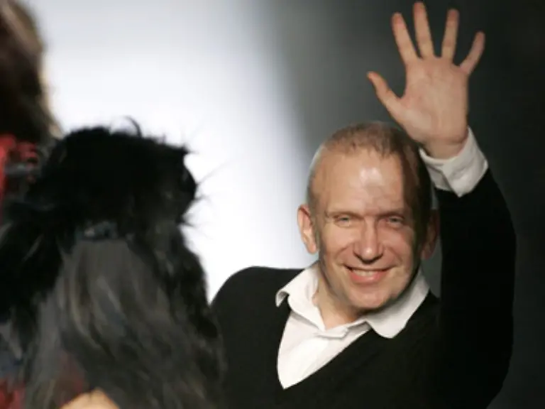 In-die-Tiefen-des-Waldes-und-der-Wildnis-entfuehrte-Jean-Paul-Gaultier-schon-am-Dienstagabend