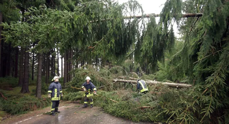 Mehrere-Menschen-sterben-durch-den-Sturm