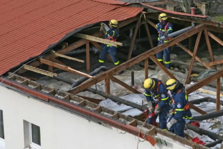 der-teilweise-Spitzengeschwindigkeiten-von-169-Stundenkilometern-erreicht