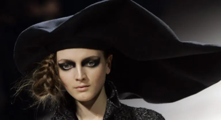 Ganz-anders-ging-es-dann-am-Abend-bei-Yohji-Yamamoto-weiter