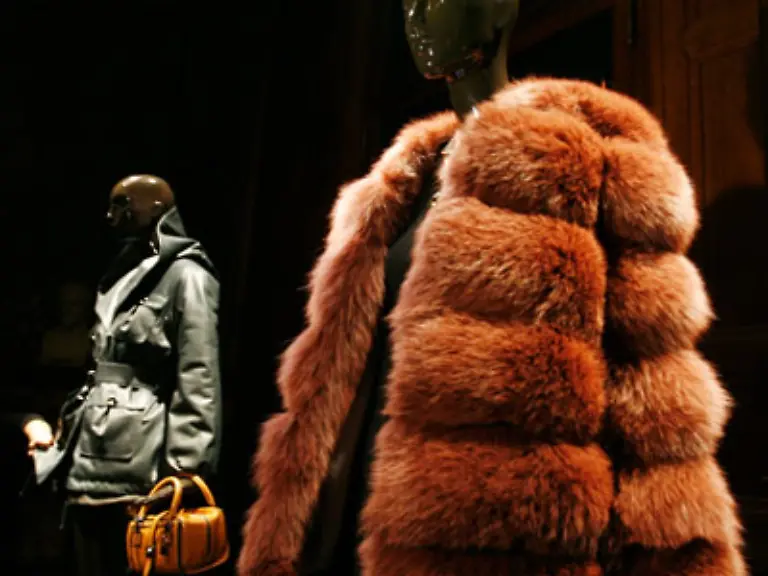 Jose-Enrique-Ona-Selfa-fuer-Loewes-Herbst-Kollektion