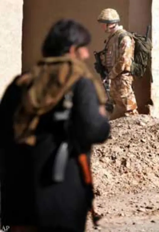 Und-als-alle-dachten-das-haette-sich-erledigt-mit-dem-Kampfeinsatz-ging-er-also-heimlich-nach-Afghanistan
