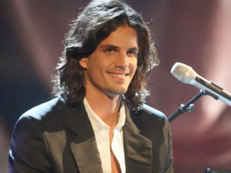 Der-Saenger-Songschreiber-und-Musiker-absolvierte-bereits-eine-kleine-Clubtour-durch-Deutschland-Reeve-will-seine-Lieder-gefuehlvoll-praesentieren-ohne-dabei-in-Kitsch-zu-verfallen-Musik-muss-echt-sein-sagt-er