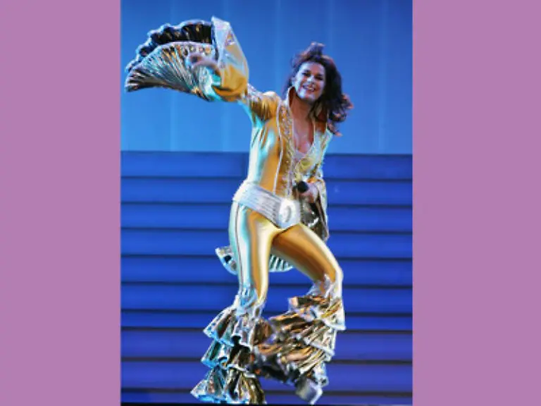 Bei-ihrem-Vorentscheid-Auftritt-setzt-sie-auf-ihre-Erfahrung-und-auf-den-optimalen-Song-Ich-war-noch-nie-der-Typ-fuer-Lampenfieber