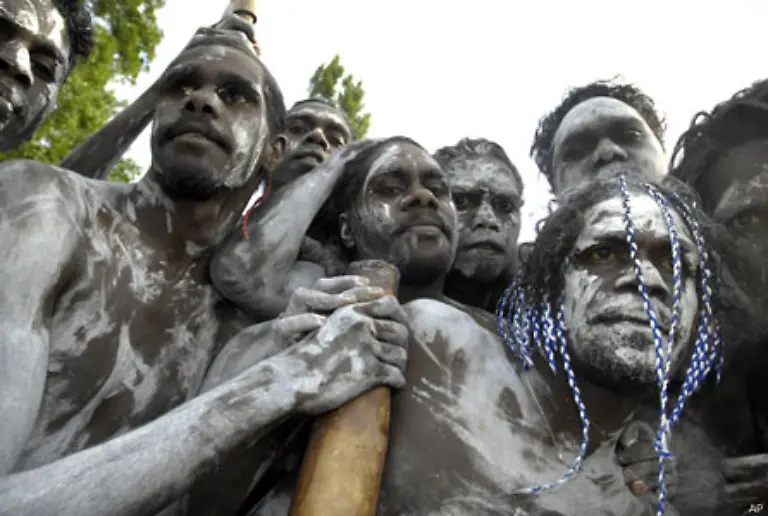 Als-Barbaren-klassifiziert-litten-sie-zunaechst-unter-Vertreibung-und-den-Krankheiten-die-die-Europaeer-mitbrachten