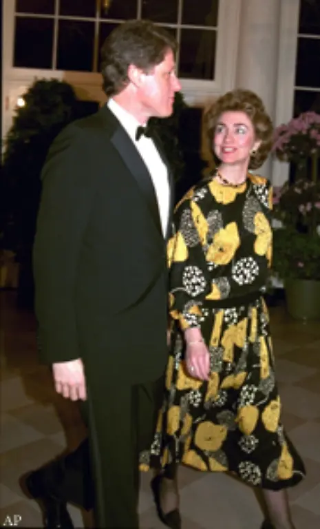 Hillary-Clinton-ist-die-klassische-berufstaetige-Mutter-sie-arbeitet-als-Anwaeltin-und-als-Professorin-an-der-Law-School-der-Universitaet-von-Arkansas